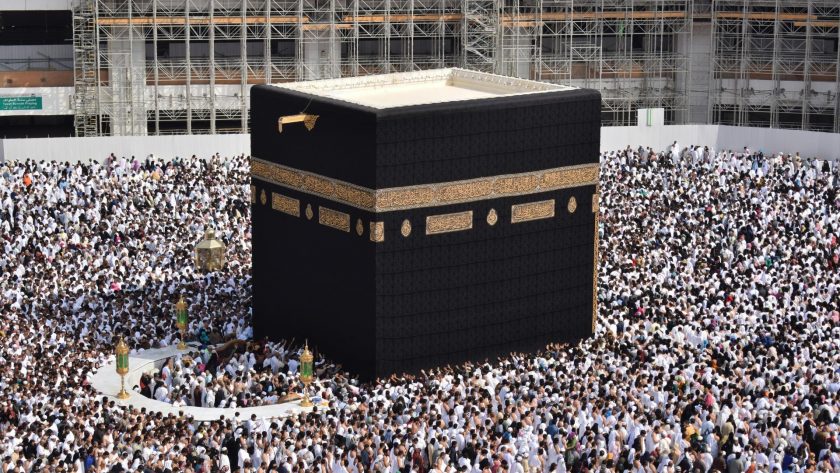 Complete guide to planning your first Umrah pilgrimage from UK and US with budget, visa, and travel tips